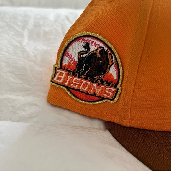 New Era Orange Brown Red Bisons Fitted 7 1/2 New - Picture 3 of 5